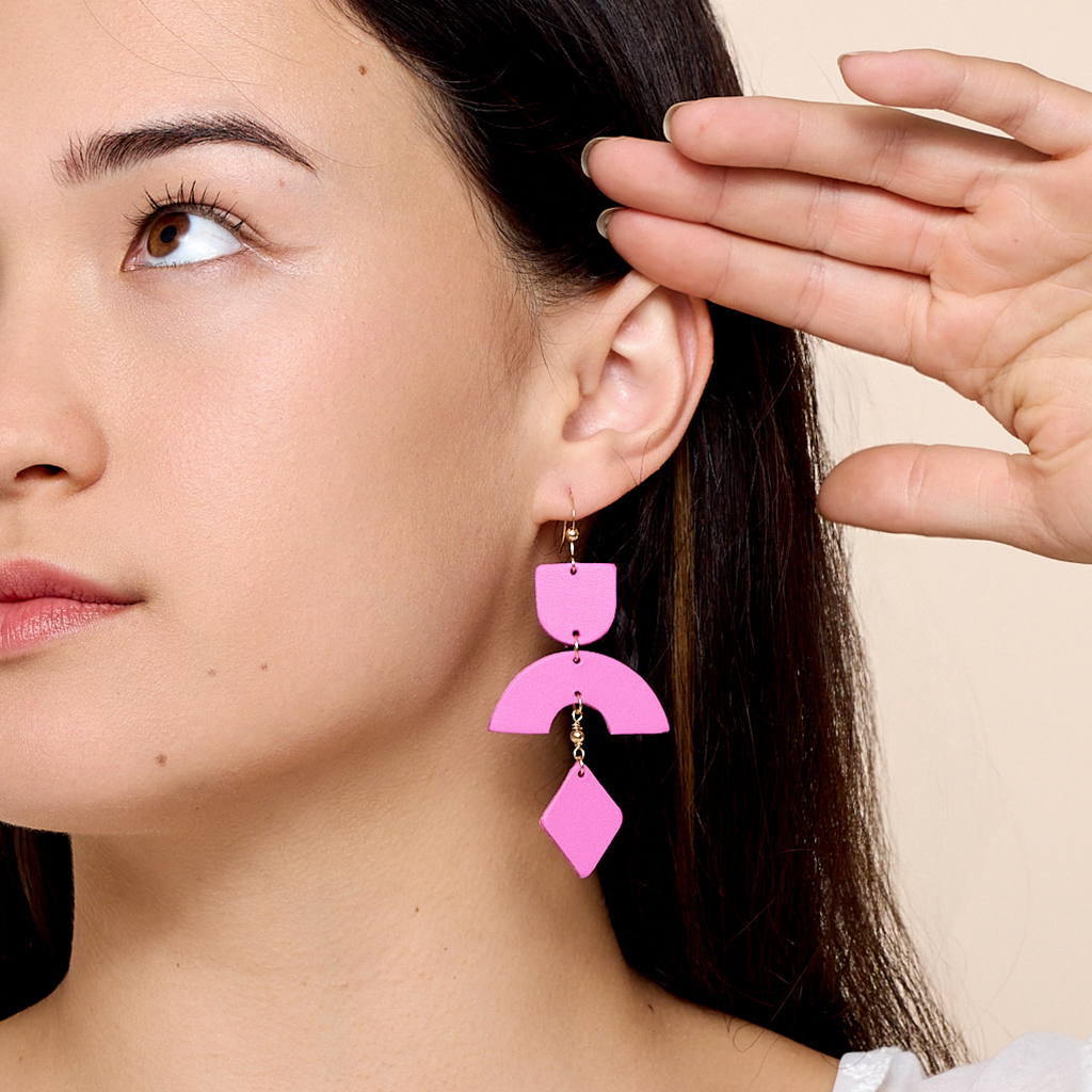 Calla Leather Earrings in Thulian Pink